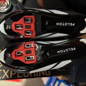 Peloton cycling shoes sz 48 13.5 but fits like a 13